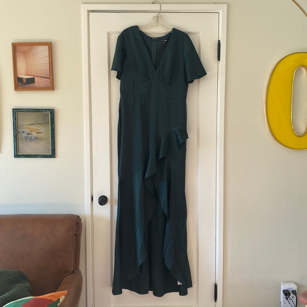 NWT “She Said Yes” Satin Maxi Dress in Hunter Green
